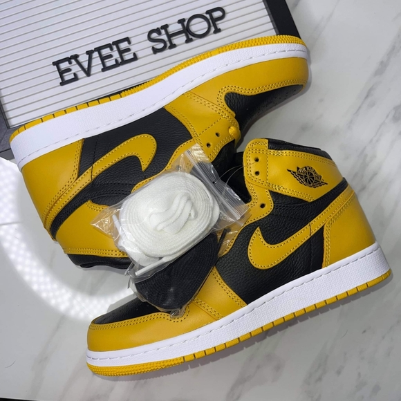 Jordan Retro 1 High 🐝🐝🐝 - Picture 3 of 4